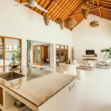 Stylish Brand New Luxurious ~ 5* Location ~ Canggu Exterior photo