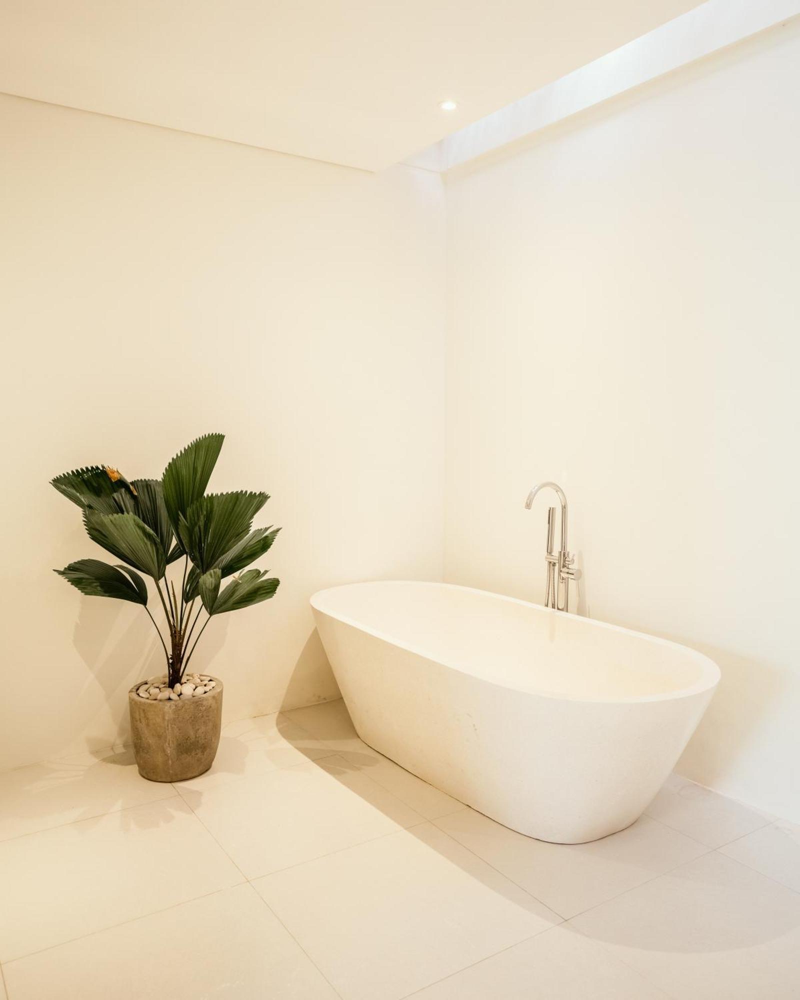 Stylish Brand New Luxurious ~ 5* Location ~ * Canggu