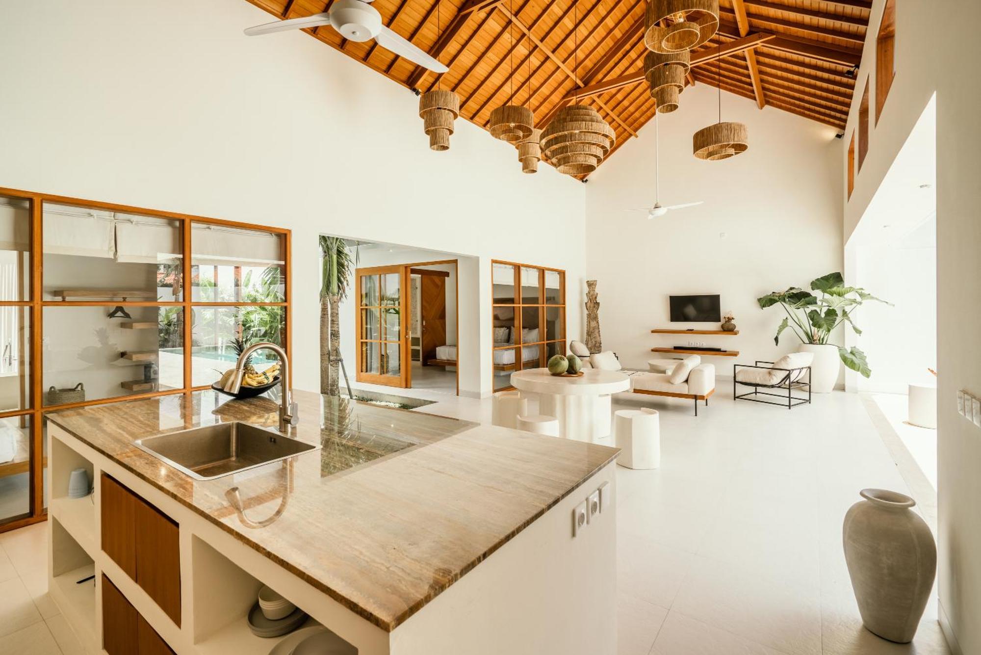 Stylish Brand New Luxurious ~ 5* Location ~ Apartment